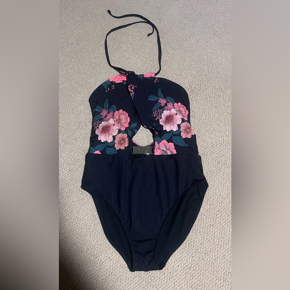 One-piece flattering bathing suit with cutout and halter straps - size large